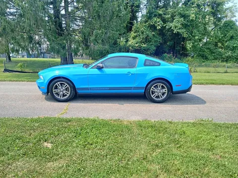 2012 Ford Mustang Coupe 2D