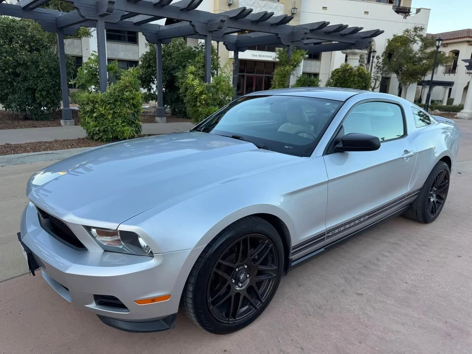 2012 Ford S197 Mustang - Image 2 of 16