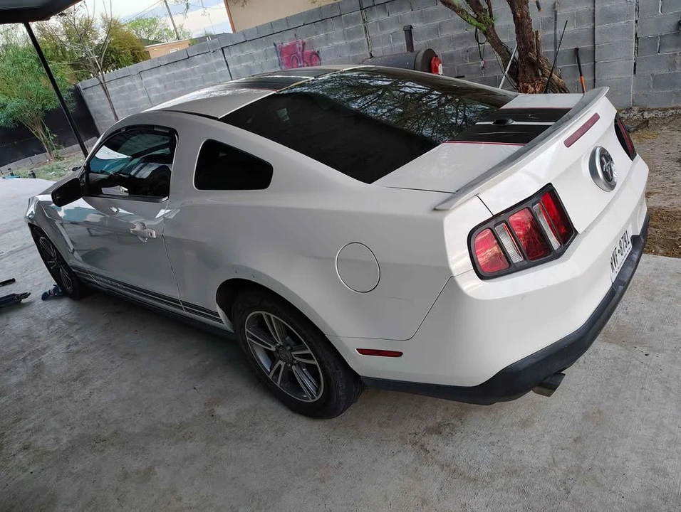 2012 Ford S197 Mustang - Image 2 of 10