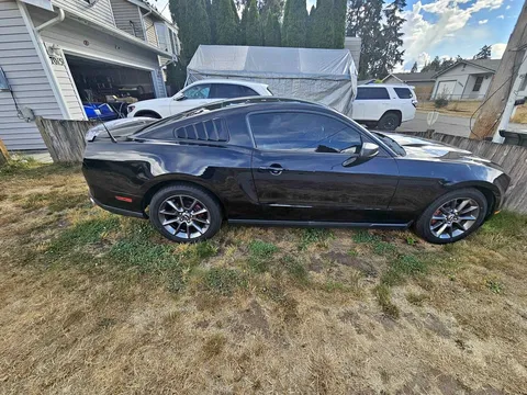 2012 Ford Mustang Coupe 2D