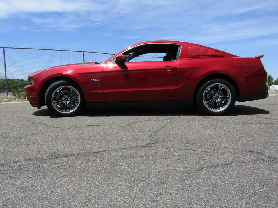 2012 Ford S197 Mustang GT - Image 2 of 31