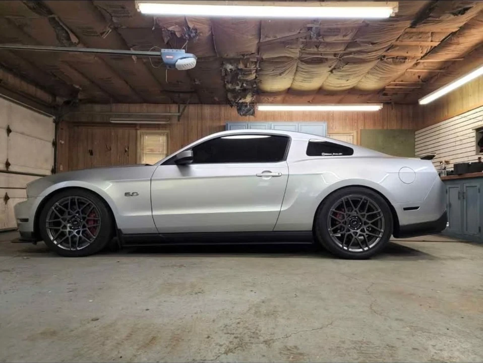 2012 Ford S197 Mustang - Image 2 of 8