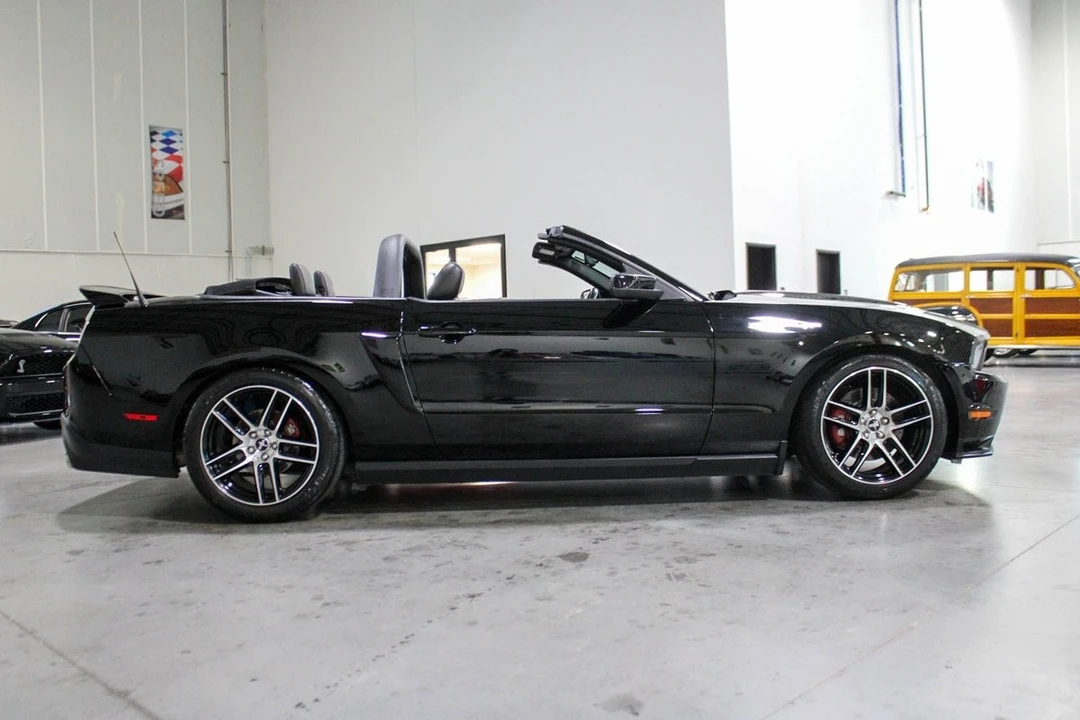 2012 Ford S197 Mustang - Image 8 of 12