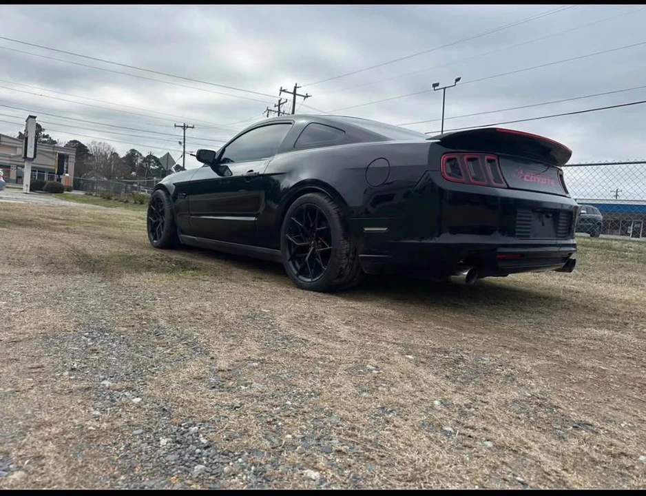 2012 Ford S197 Mustang GT - Image 5 of 8