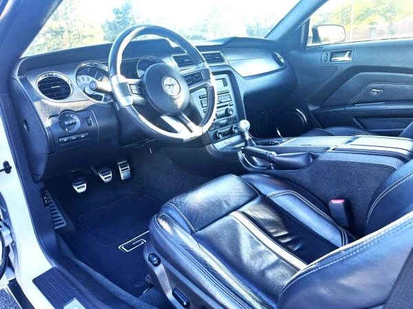 2012 Ford S197 Mustang - Image 11 of 20