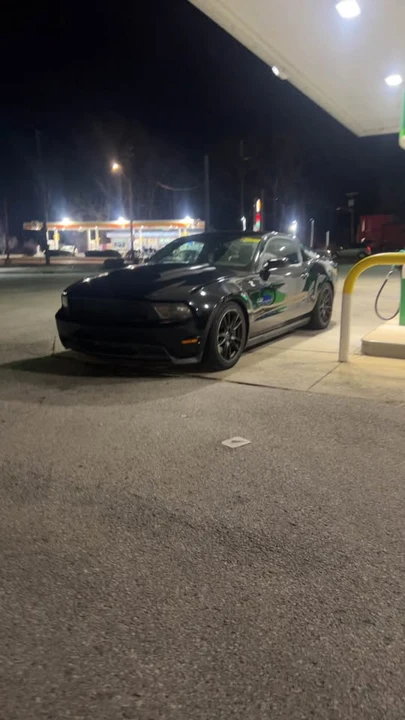 2012 Ford S197 Mustang - Image 2 of 2