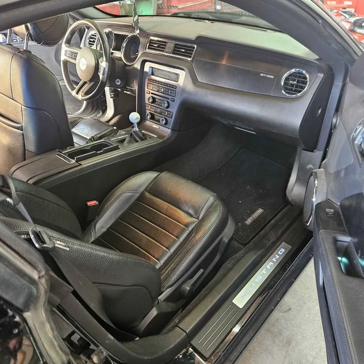 2012 Ford S197 Mustang - Image 5 of 8