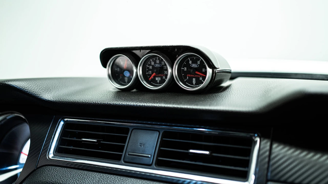 2012 Ford S197 Mustang - Image 15 of 23