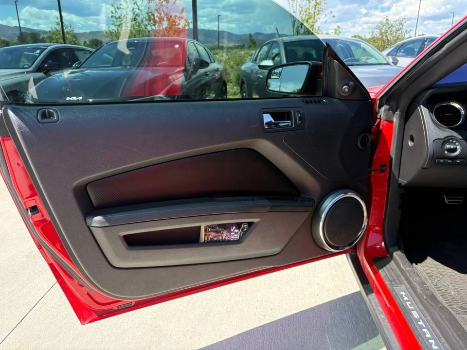 2012 Ford S197 Mustang - Image 6 of 10