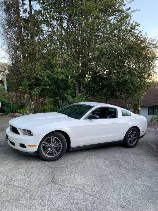 2012 Ford S197 Mustang - Image 4 of 8