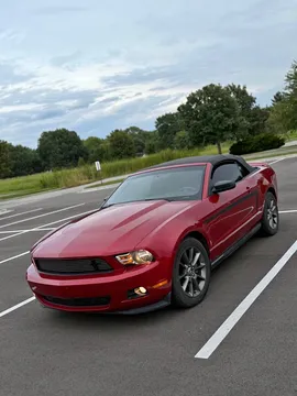 2012 Ford Mustang V6 Convertible