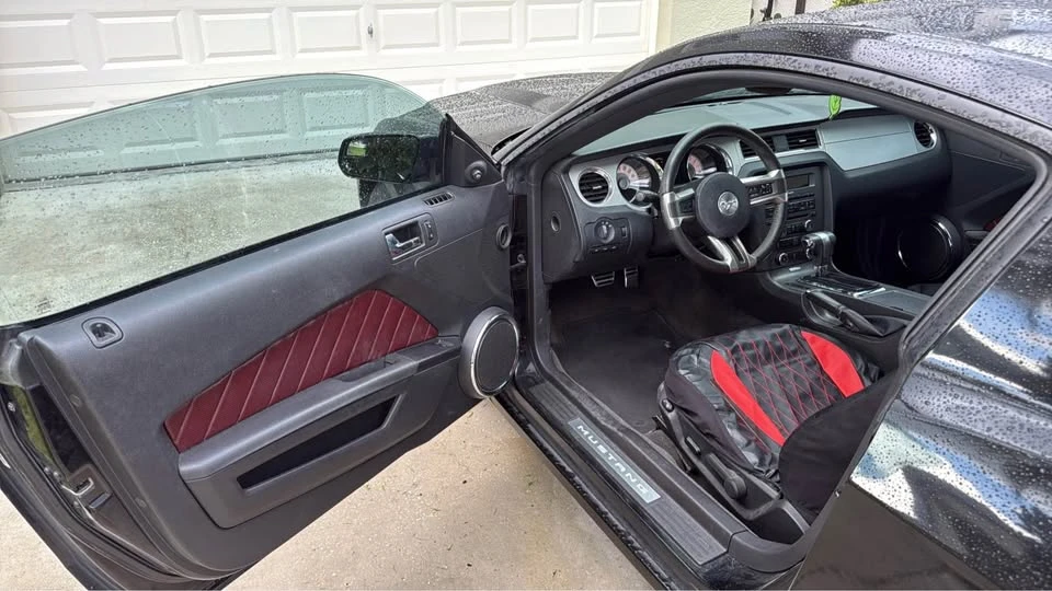 2012 Ford S197 Mustang - Image 6 of 11