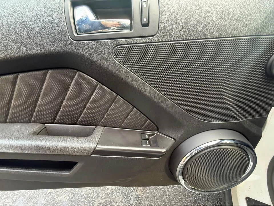2012 Ford S197 Mustang - Image 6 of 8