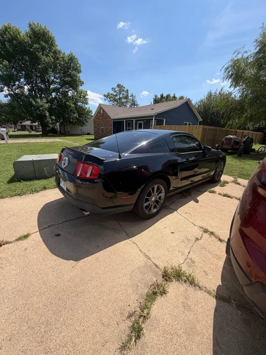 2012 Ford S197 Mustang - Image 2 of 2