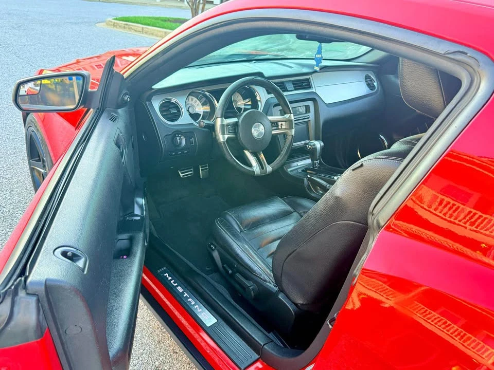 2012 Ford S197 Mustang - Image 6 of 11
