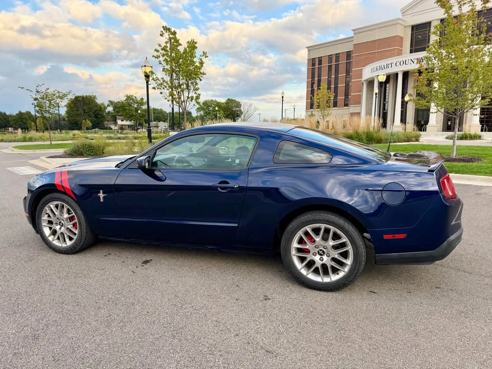 2012 Ford S197 Mustang - Image 2 of 11