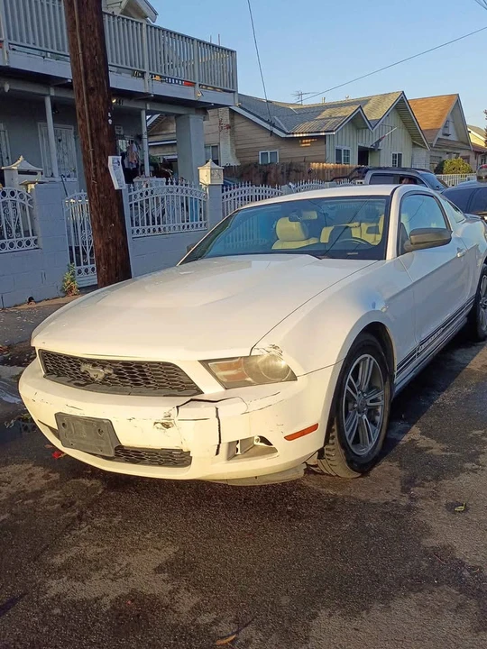 2012 Ford S197 Mustang - Image 2 of 13