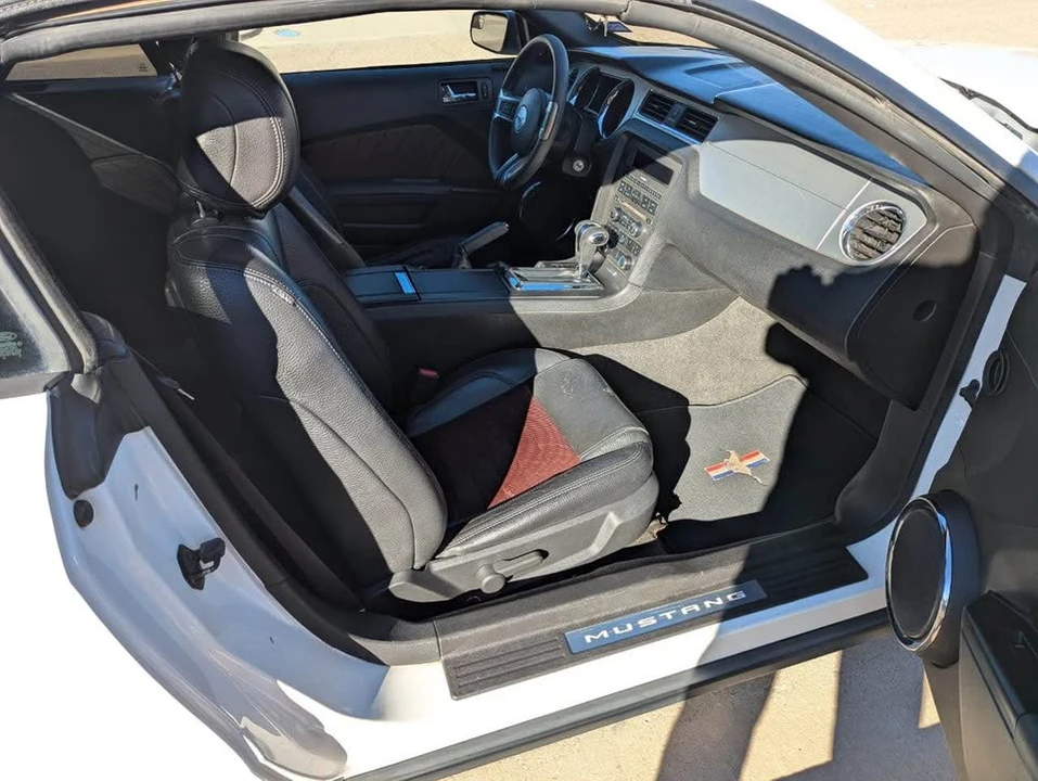 2012 Ford S197 Mustang - Image 8 of 11