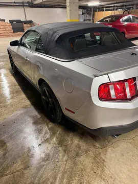 2012 Ford Mustang Premier