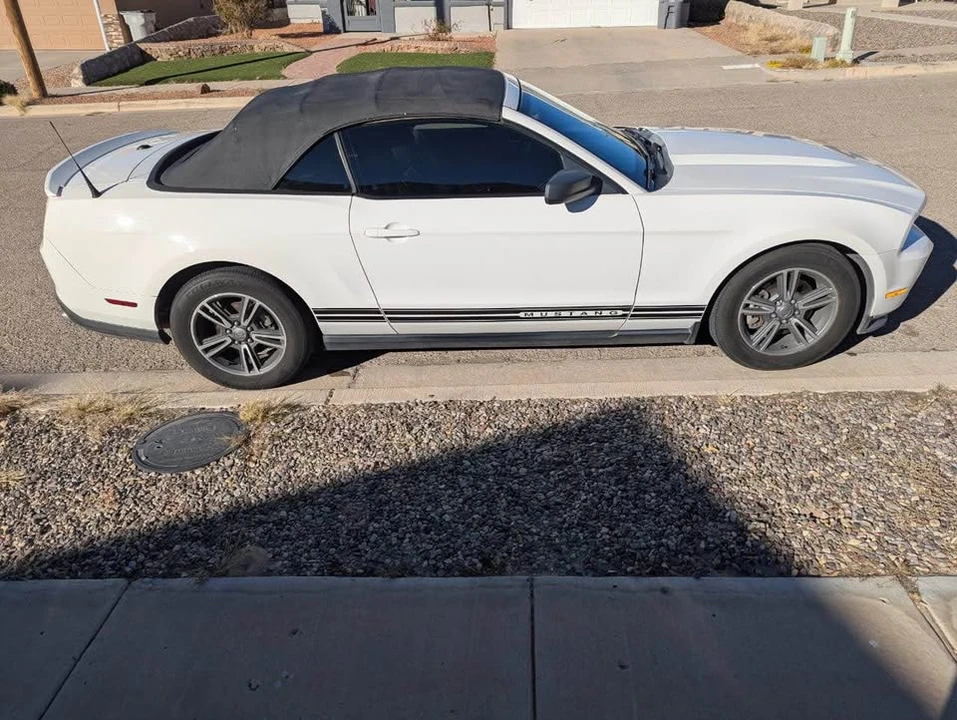2012 Ford S197 Mustang - Image 6 of 11