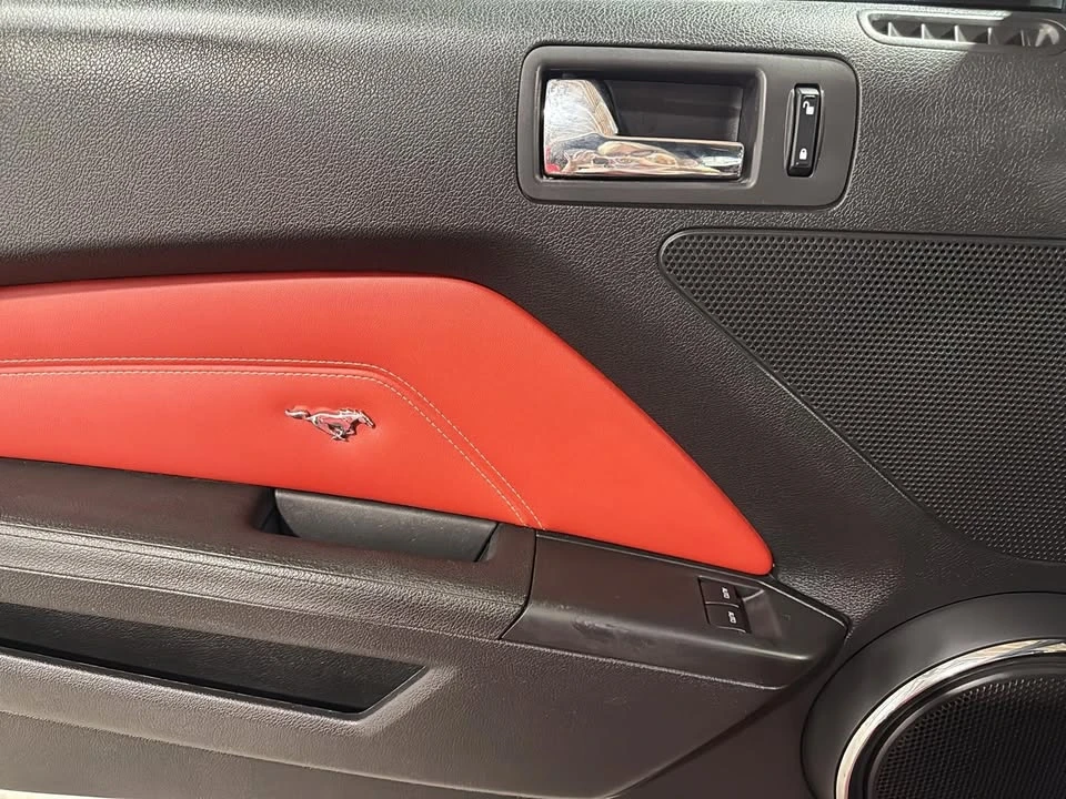 2012 Ford S197 Mustang - Image 8 of 12