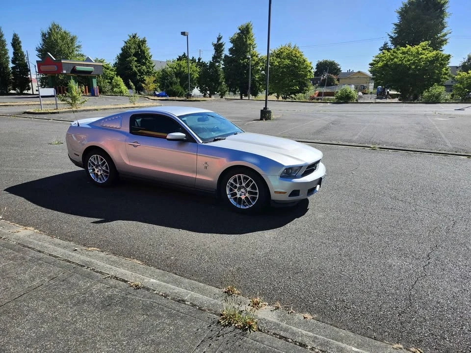 2012 Ford S197 Mustang - Image 2 of 8