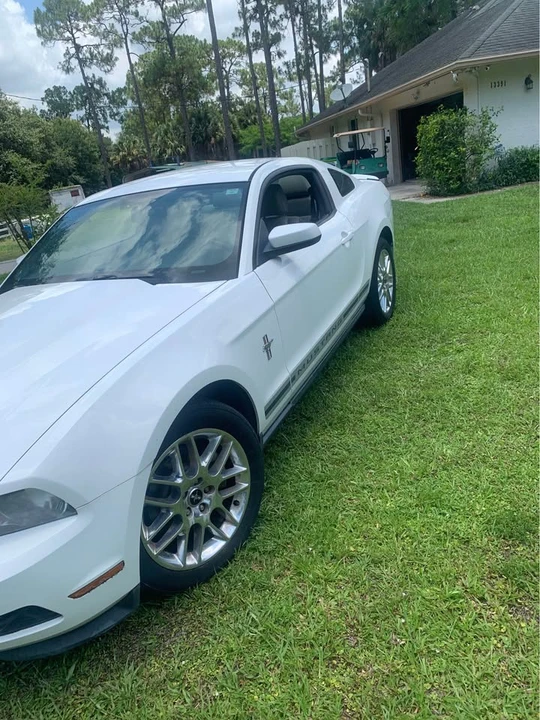 2012 Ford S197 Mustang - Image 2 of 10
