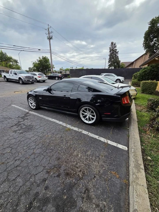 2012 Ford S197 Mustang - Image 6 of 10
