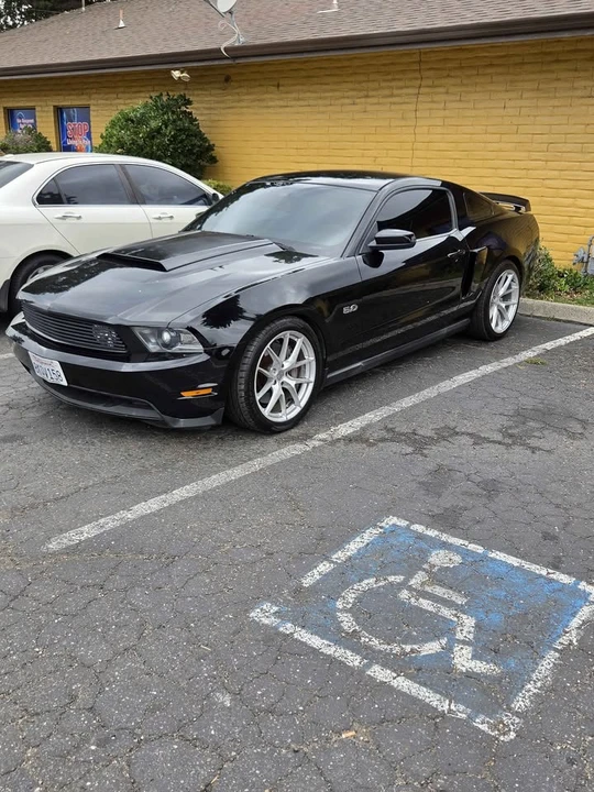 2012 Ford S197 Mustang - Image 3 of 10