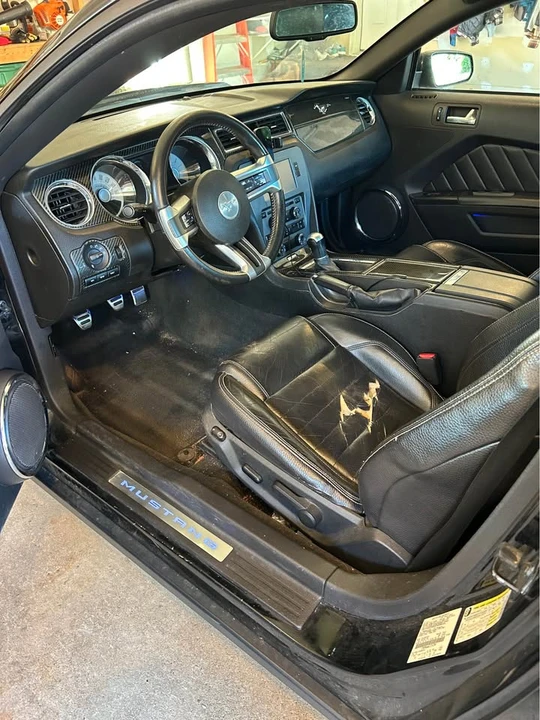 2012 Ford S197 Mustang - Image 10 of 17