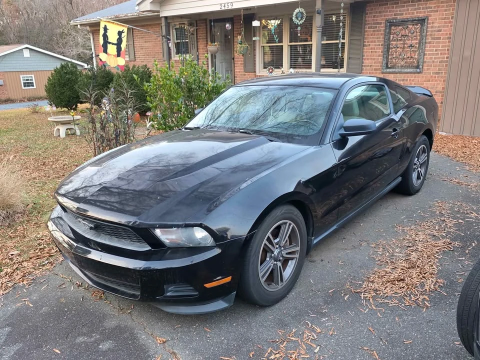 2012 Ford S197 Mustang - Image 2 of 10