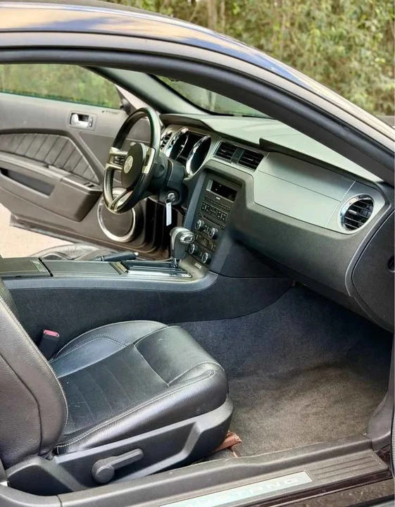 2012 Ford S197 Mustang - Image 11 of 12