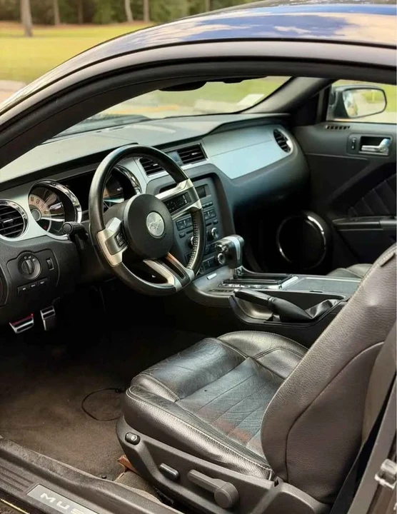 2012 Ford S197 Mustang - Image 9 of 12