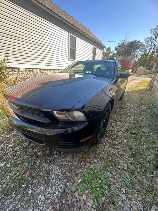 2012 Ford S197 Mustang - Image 2 of 8