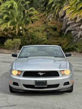 2012 Ford Mustang V6 Convertible