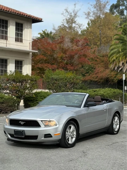 2012 Ford S197 Mustang - Image 2 of 9