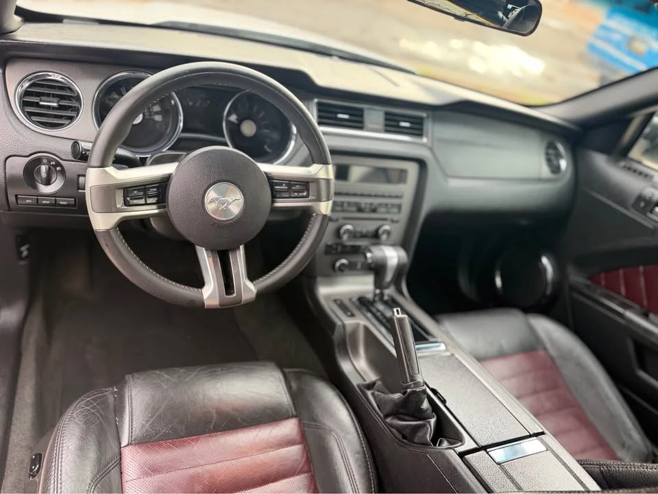 2012 Ford S197 Mustang - Image 8 of 11