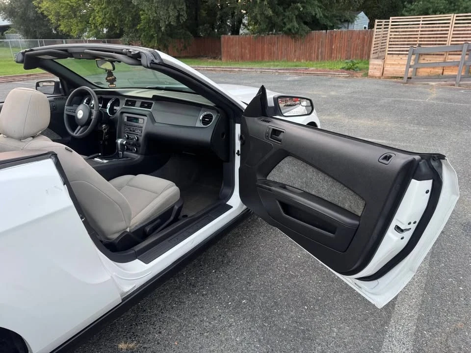 2012 Ford S197 Mustang - Image 8 of 20