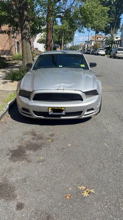 2012 Ford S197 Mustang - Image 2 of 4