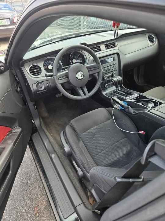 2012 Ford S197 Mustang - Image 6 of 8