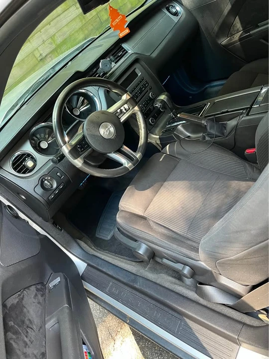2012 Ford S197 Mustang - Image 4 of 6