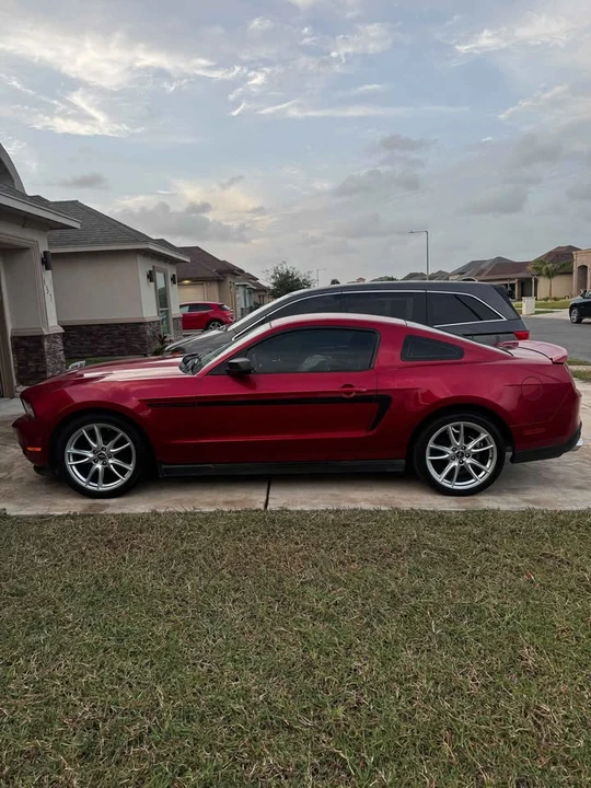 2012 Ford S197 Mustang - Image 9 of 14