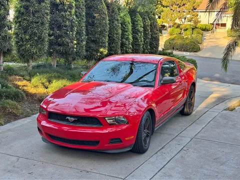 2012 Ford Mustang V6 Coupe 2D