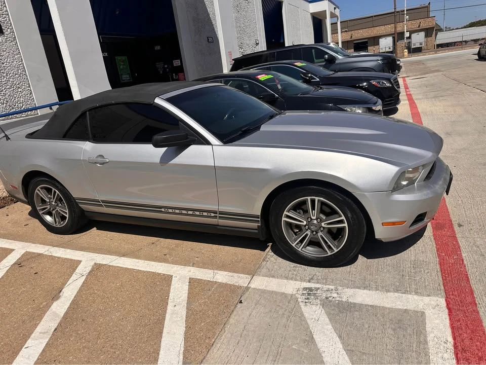 2012 Ford S197 Mustang - Image 2 of 13