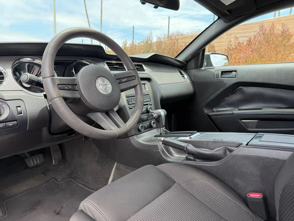 2012 Ford S197 Mustang - Image 10 of 16