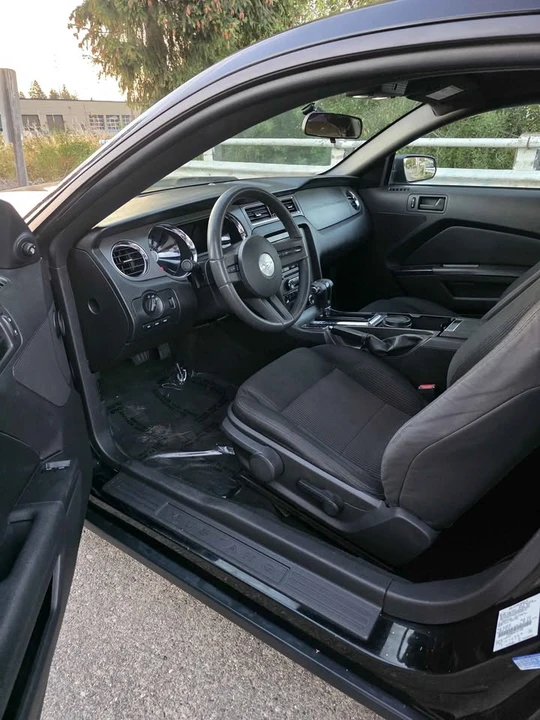 2012 Ford S197 Mustang - Image 8 of 11