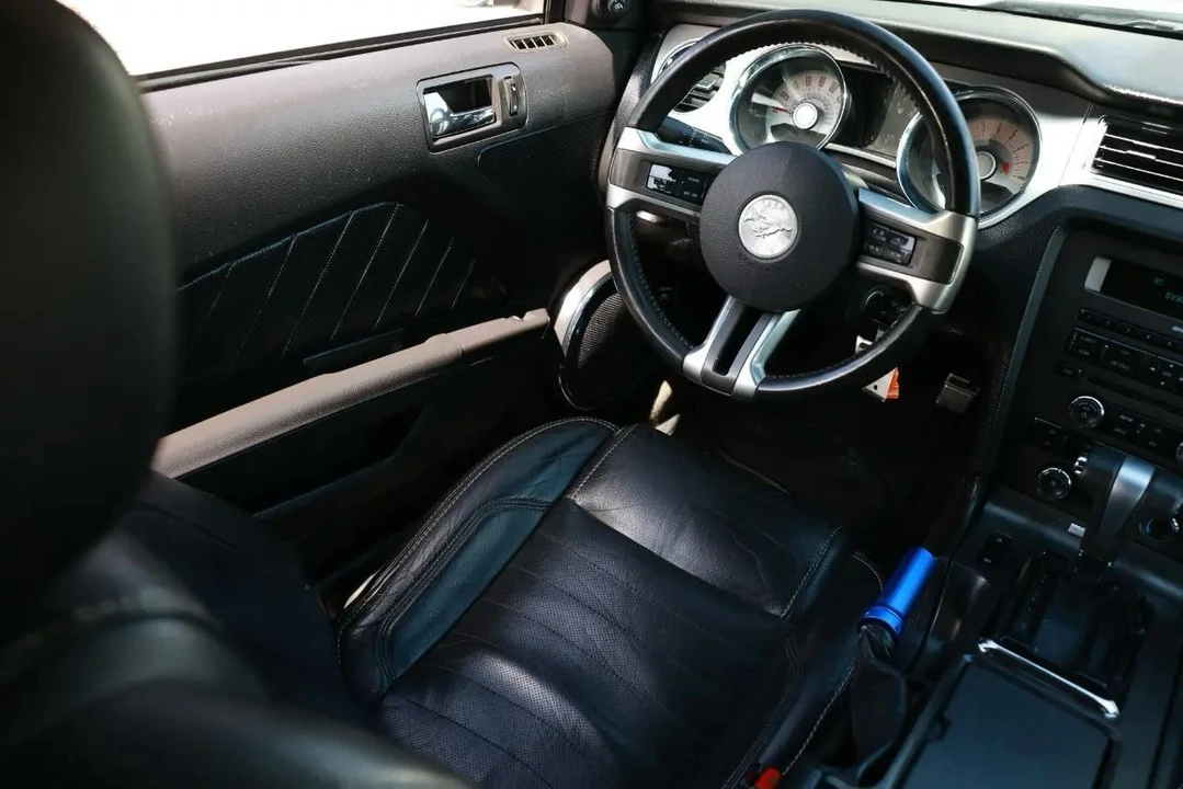 2012 Ford S197 Mustang - Image 20 of 31