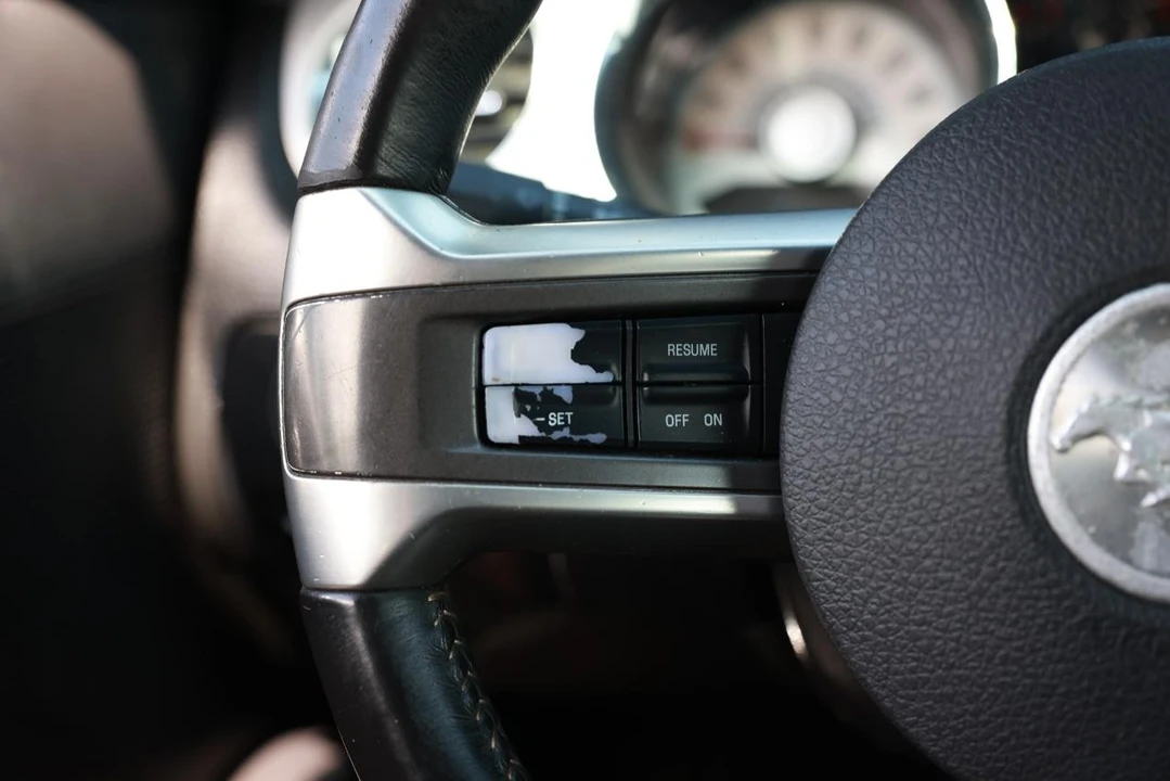 2012 Ford S197 Mustang - Image 24 of 31