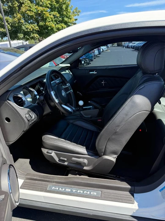 2012 Ford S197 Mustang - Image 5 of 8
