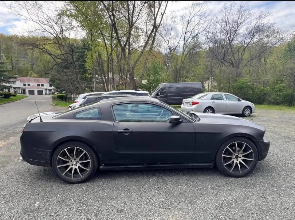 2012 Ford S197 Mustang - Image 3 of 11